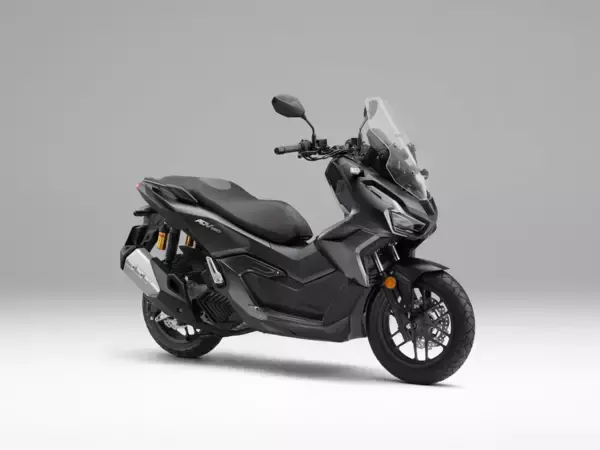 「Honda「ADV160」進化！ スマホ連携対応＆TFT化、冒険スクーターがさらに今どき仕様に」の画像