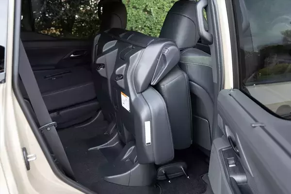 「【ランクル250と何が違う？】約500万円高いレクサス「GX550」に乗ってわかった“価格差の正体”」の画像