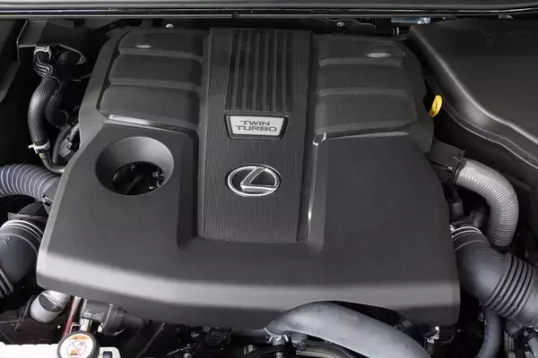 「【ランクル250と何が違う？】約500万円高いレクサス「GX550」に乗ってわかった“価格差の正体”」の画像