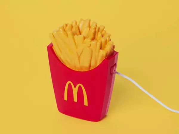 「「マクドナルドの福袋2024」はBRUNOとコラボ！「ポテト加湿器」など」の画像