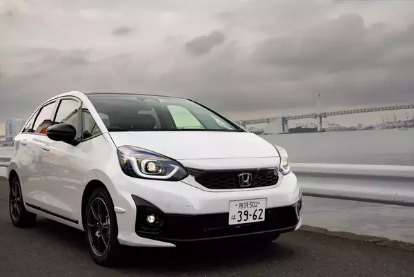 「2022年に乗ったクルマの中でベストバイはホンダの「FIT e:HEV RS」に決定！」の画像