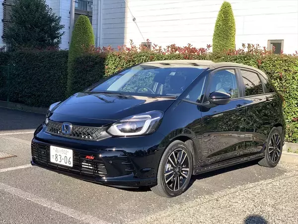 「2022年に乗ったクルマの中でベストバイはホンダの「FIT e:HEV RS」に決定！」の画像