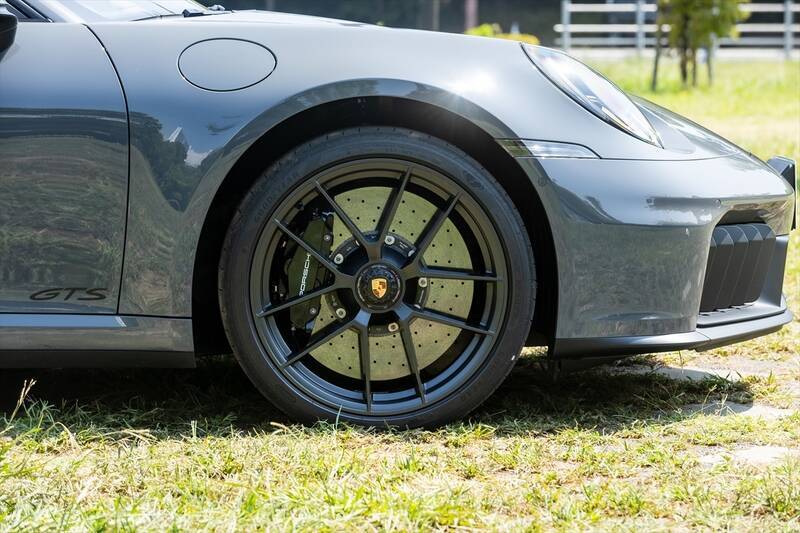 ポルシェ「911 GTS」のハイブリッドに911のSDGsを見た！