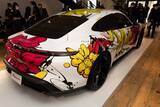 「ポルシェ・タイカンが日本人アーティストの手によってアートカーに生まれ変わる」の画像13