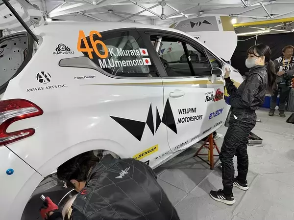「現役RQの荏崎ろあ、WRC・ラリージャパンで世界戦のメカニックデビュー！」の画像