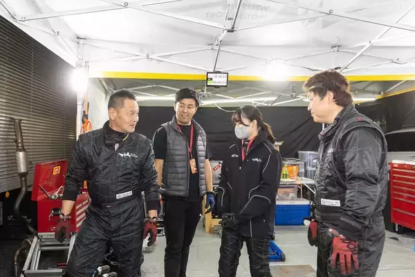 「現役RQの荏崎ろあ、WRC・ラリージャパンで世界戦のメカニックデビュー！」の画像