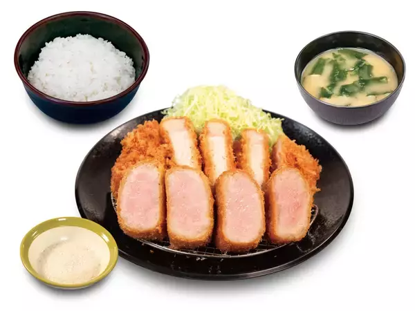 「迫力の「厚切りタッグ」が500円以上安く！ 松のやの年末特別価格がアツイ」の画像