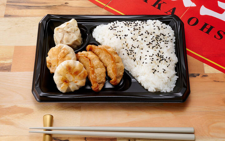 ローソンストア100、揚餃子・焼売を堪能できる「大阪王将 中華弁当」などを販売