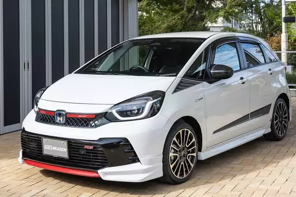 Honda「FIT RS」に“力強さ”を加える無限のアクセサリーをチェック！