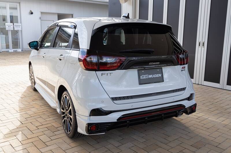 Honda「FIT RS」に“力強さ”を加える無限のアクセサリーをチェック！