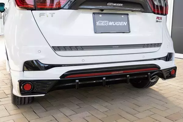 「Honda「FIT RS」に“力強さ”を加える無限のアクセサリーをチェック！」の画像