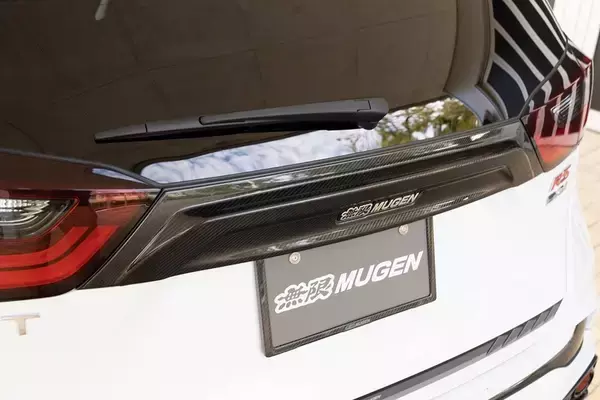 「Honda「FIT RS」に“力強さ”を加える無限のアクセサリーをチェック！」の画像