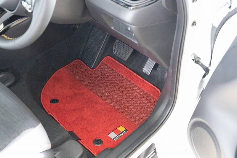 Honda「FIT RS」に“力強さ”を加える無限のアクセサリーをチェック！