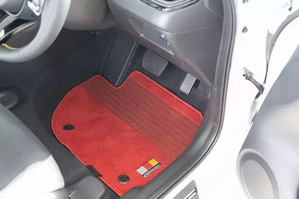 「Honda「FIT RS」に“力強さ”を加える無限のアクセサリーをチェック！」の画像