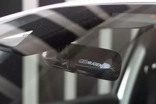 「Honda「FIT RS」に“力強さ”を加える無限のアクセサリーをチェック！」の画像