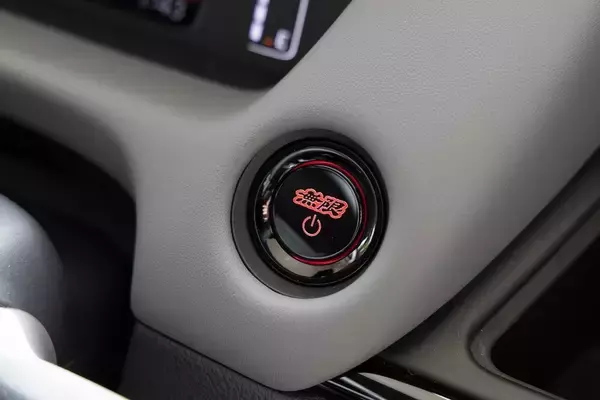 「Honda「FIT RS」に“力強さ”を加える無限のアクセサリーをチェック！」の画像