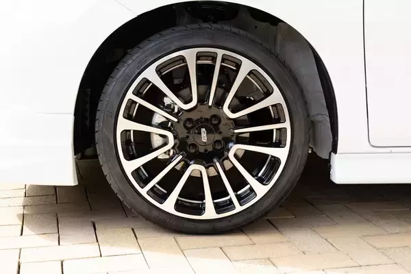 「Honda「FIT RS」に“力強さ”を加える無限のアクセサリーをチェック！」の画像