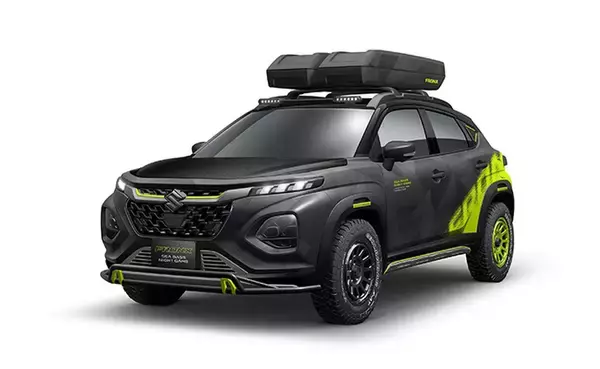 「スズキ「フロンクス」に“夜映え”新提案、純正アクセサリーキット「ナイトメタル」発売」の画像