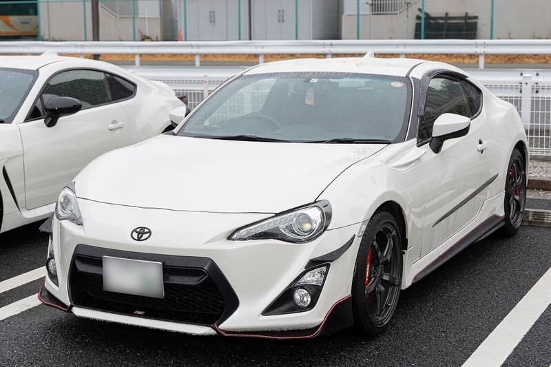 織戸学選手も参加！ スープラと86をテーマに100台以上が早朝の東雲に集合！