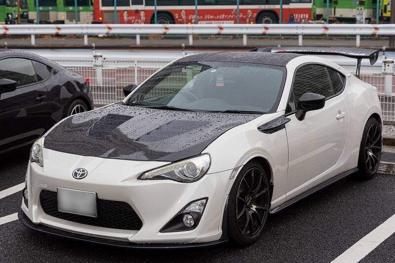 織戸学選手も参加！ スープラと86をテーマに100台以上が早朝の東雲に集合！