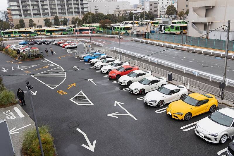 織戸学選手も参加！ スープラと86をテーマに100台以上が早朝の東雲に集合！