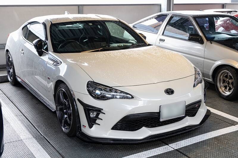 織戸学選手も参加！ スープラと86をテーマに100台以上が早朝の東雲に集合！