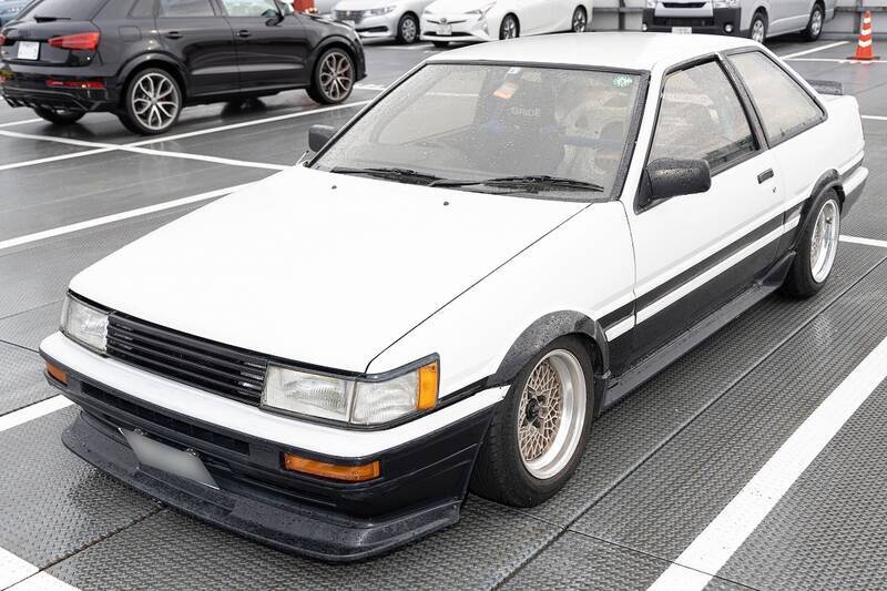 織戸学選手も参加！ スープラと86をテーマに100台以上が早朝の東雲に集合！