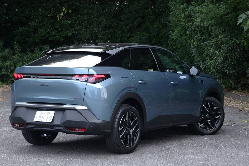 プジョーの新SUV「3008」はデザインでの購入者が大半！ リゾートホテルのような内装とクーペフォルムが牽引する