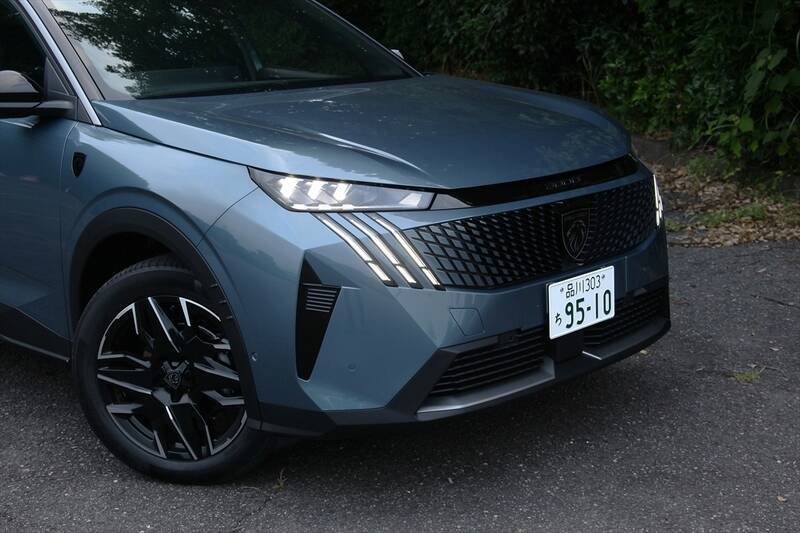 プジョーの新SUV「3008」はデザインでの購入者が大半！ リゾートホテルのような内装とクーペフォルムが牽引する