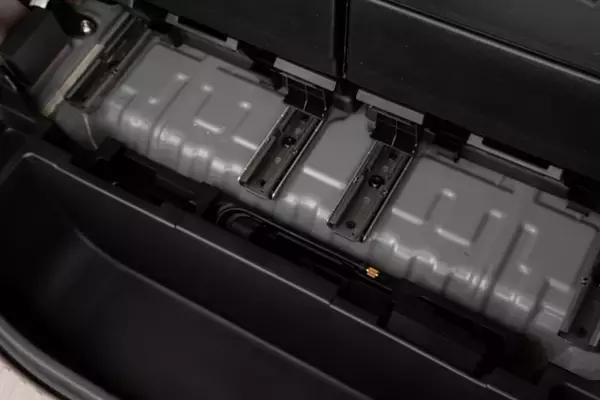 「これがN-BOXの本命!?　Honda「N-BOX JOY」は遊びをテーマにアウトドア風味を詰め込んだ」の画像