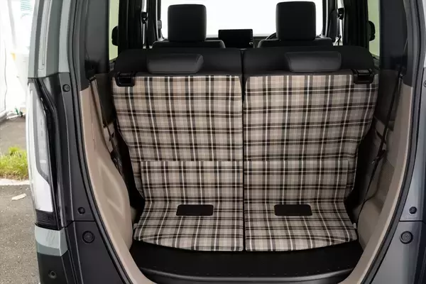 「これがN-BOXの本命!?　Honda「N-BOX JOY」は遊びをテーマにアウトドア風味を詰め込んだ」の画像