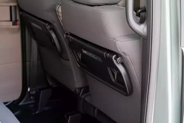 「これがN-BOXの本命!?　Honda「N-BOX JOY」は遊びをテーマにアウトドア風味を詰め込んだ」の画像