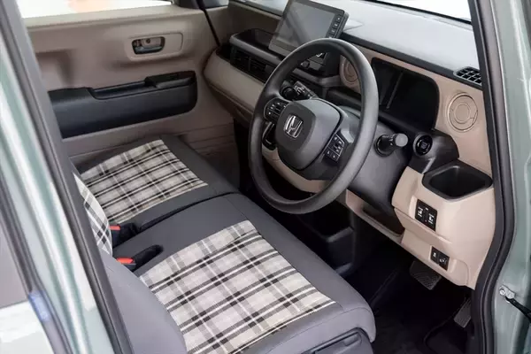 「これがN-BOXの本命!?　Honda「N-BOX JOY」は遊びをテーマにアウトドア風味を詰め込んだ」の画像