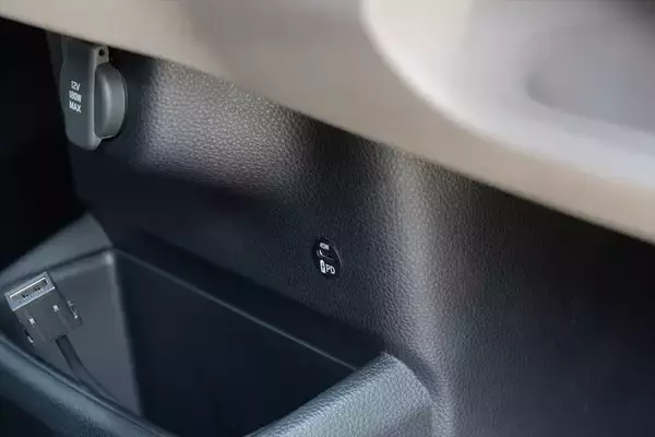 「これがN-BOXの本命!?　Honda「N-BOX JOY」は遊びをテーマにアウトドア風味を詰め込んだ」の画像