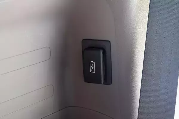 「これがN-BOXの本命!?　Honda「N-BOX JOY」は遊びをテーマにアウトドア風味を詰め込んだ」の画像