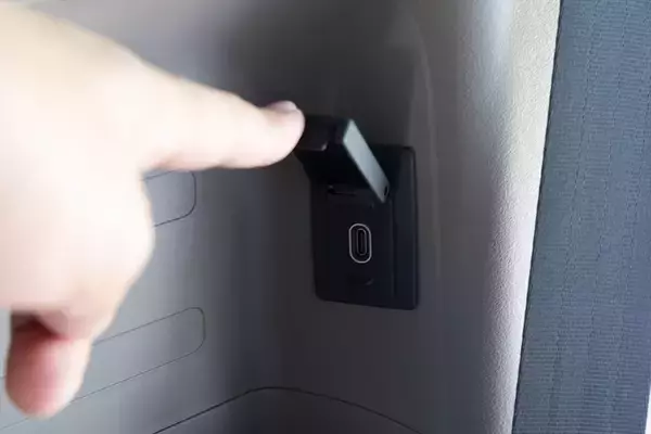 「これがN-BOXの本命!?　Honda「N-BOX JOY」は遊びをテーマにアウトドア風味を詰め込んだ」の画像