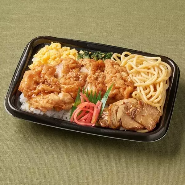 「本日スタート！ ファミマの弁当購入で生茶orむぎ茶無料券もらえる」の画像