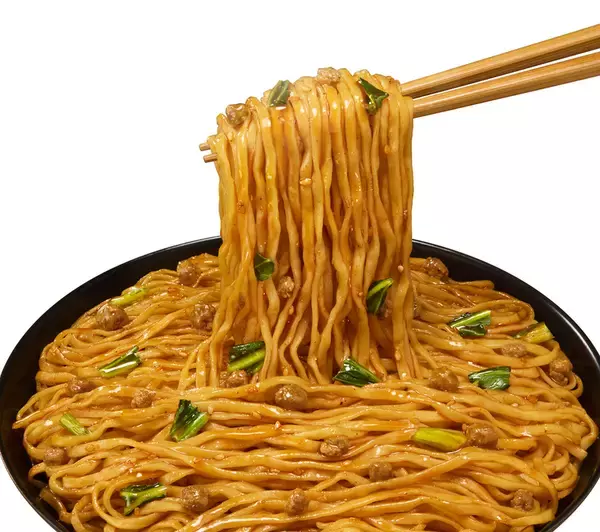 「うまそ！マルちゃん正麺「汁なし担々麺」が新登場！ 手もみ風でモチモチ～」の画像