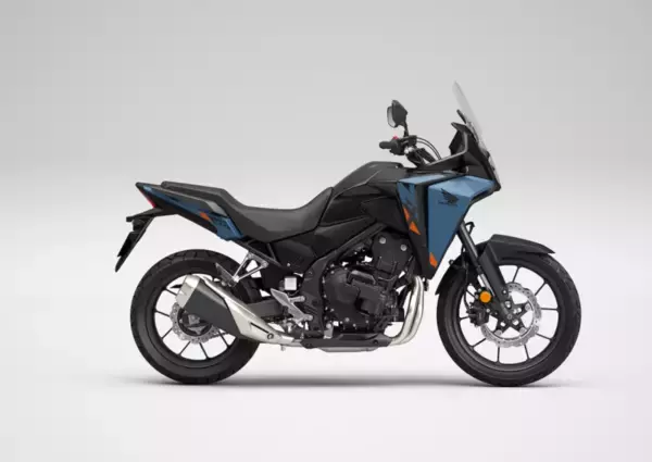 「ホンダの400ccに“クラッチ操作ほぼ不要”モデル！ 「CBR400R E-Clutch」「NX400 E-Clutch」発売」の画像