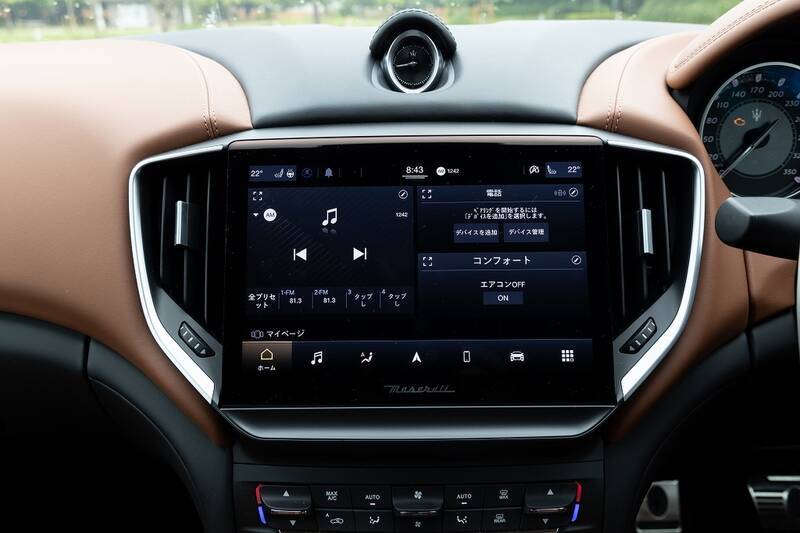 イタリアの名門・マセラティの最速セダン「ギブリ トロフェオ」の速さは芸術的だ