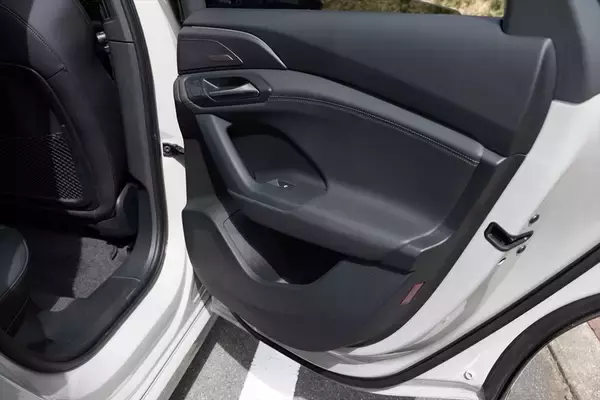 「【最長航続距離846km】アウディ「A6 e-tron」はEVの航続不安を過去にする究極のグランドツアラー」の画像