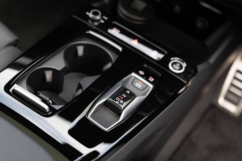 【最長航続距離846km】アウディ「A6 e-tron」はEVの航続不安を過去にする究極のグランドツアラー