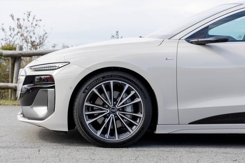 【最長航続距離846km】アウディ「A6 e-tron」はEVの航続不安を過去にする究極のグランドツアラー