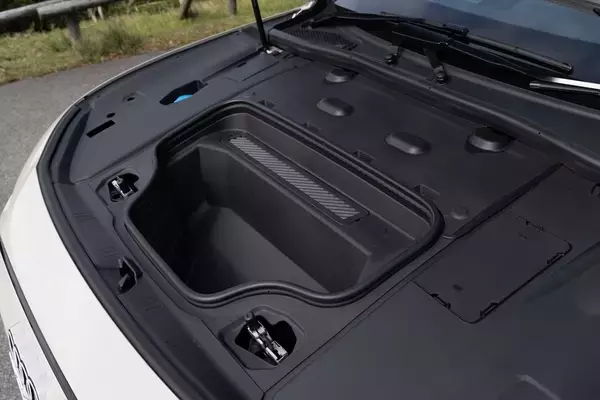 「【最長航続距離846km】アウディ「A6 e-tron」はEVの航続不安を過去にする究極のグランドツアラー」の画像