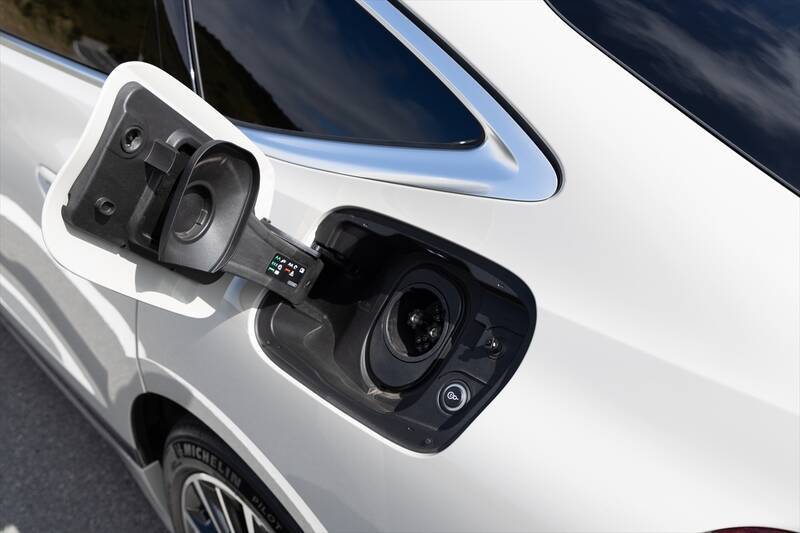 【最長航続距離846km】アウディ「A6 e-tron」はEVの航続不安を過去にする究極のグランドツアラー