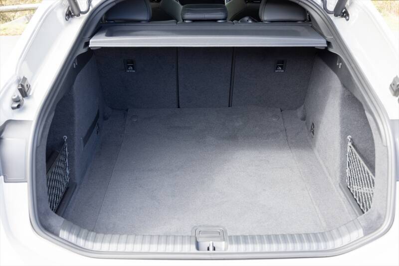 【最長航続距離846km】アウディ「A6 e-tron」はEVの航続不安を過去にする究極のグランドツアラー