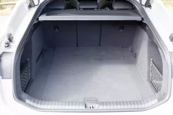 「【最長航続距離846km】アウディ「A6 e-tron」はEVの航続不安を過去にする究極のグランドツアラー」の画像