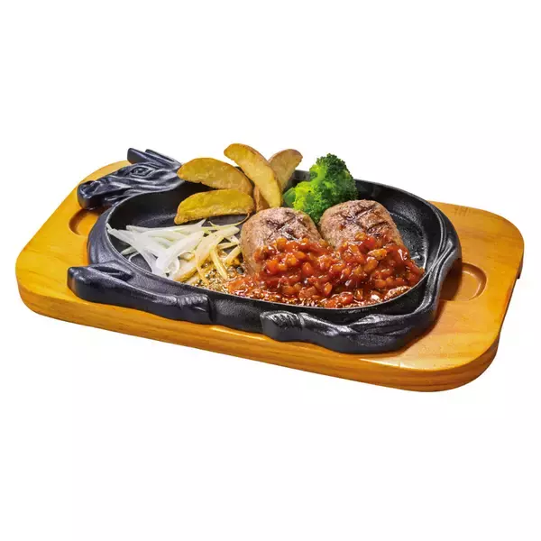 「大俵ハンバーグのトリプルグリル登場！BBQソースでガッツリ」の画像