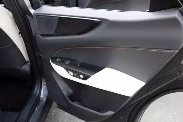 「レクサスのSUV「NX450h＋」は高い走行性能とオシャレなデザインでずっと走り続けたくなるクルマ」の画像