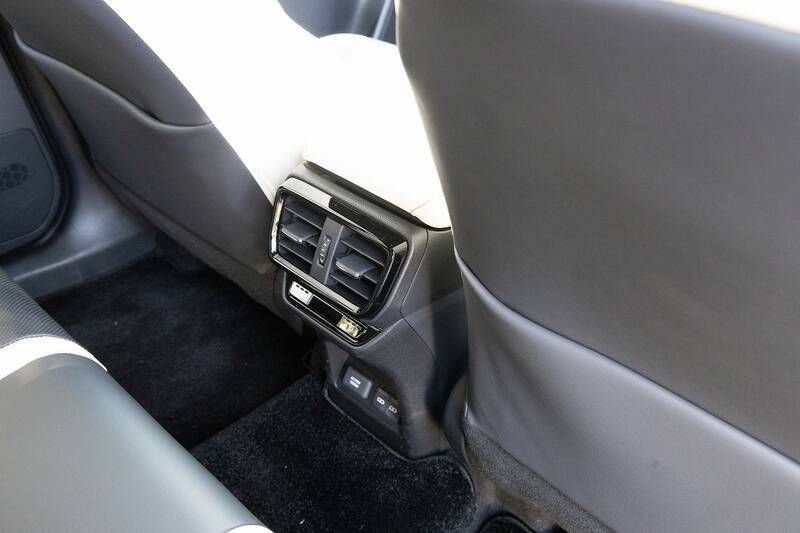 レクサスのSUV「NX450h＋」は高い走行性能とオシャレなデザインでずっと走り続けたくなるクルマ